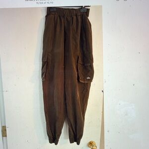 ALO Yoga Chocolate Brown Cargo Joggers
